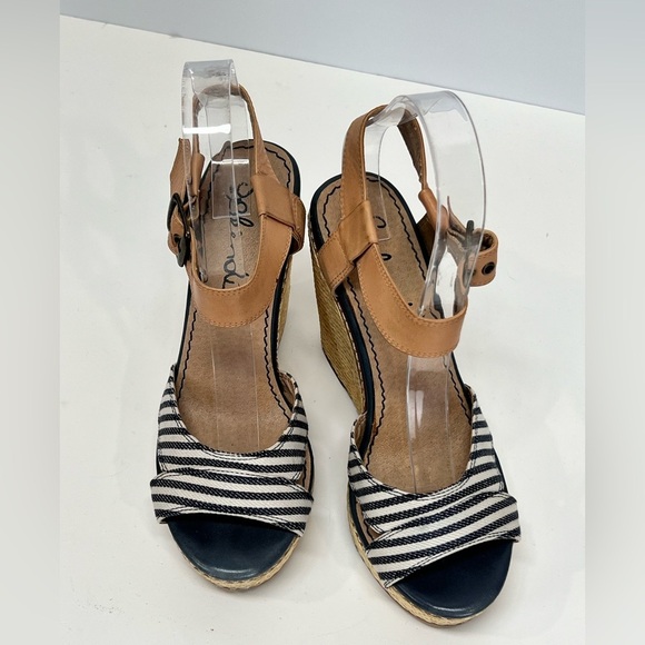 SPLENDID Tan with Blue and white stripe wedge sandals size 7. - Picture 3 of 8